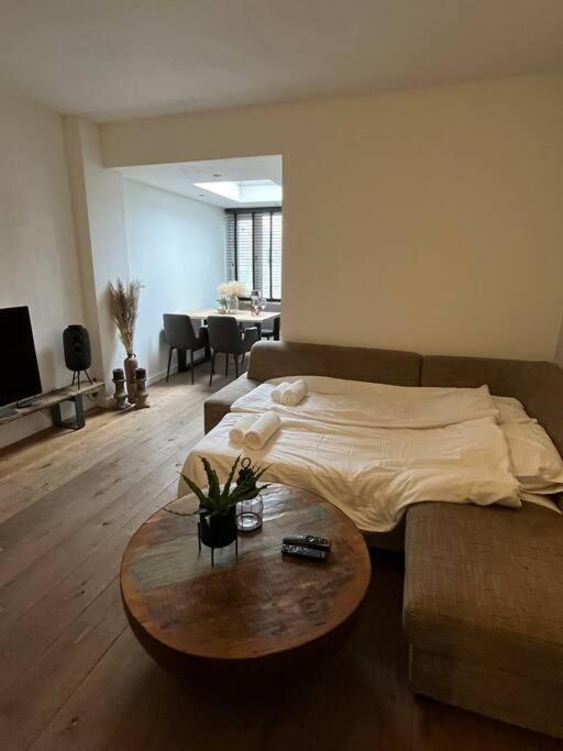 Knus Appartement Tilburg Exterior foto