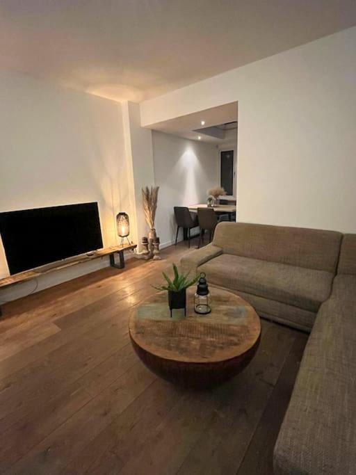 Knus Appartement Tilburg Exterior foto